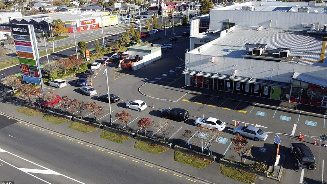 ¡No se resistieron! Neozelandeses abarrotan McDonald’s, tras desconfinamiento