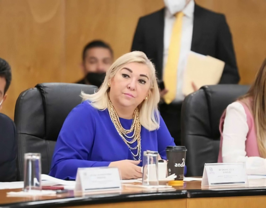 Adiós al IVA en productos Mestruales: Adriana Lozano