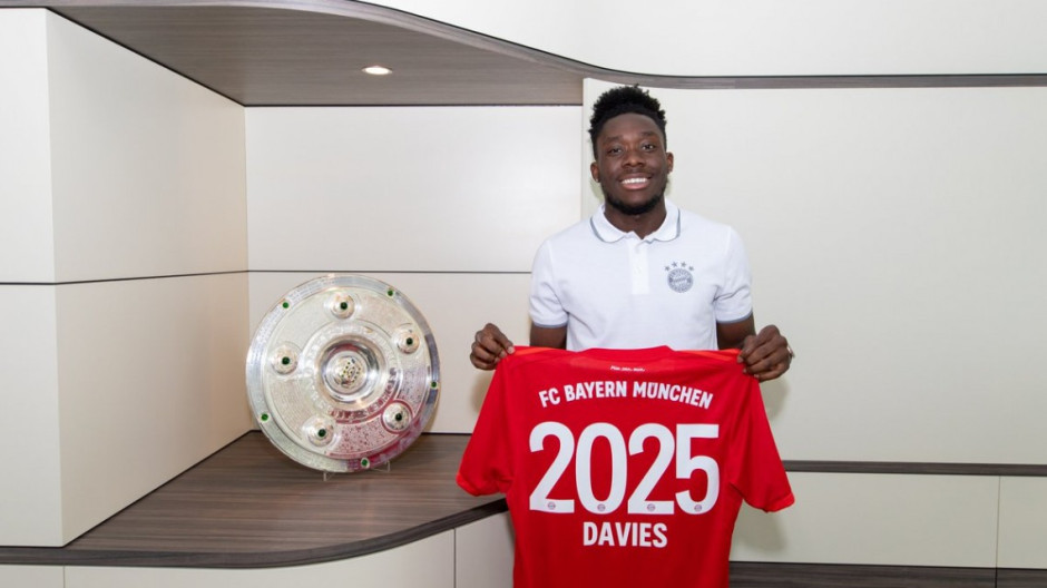Extiende Bayern Múnich contrato de Alphonso Davies