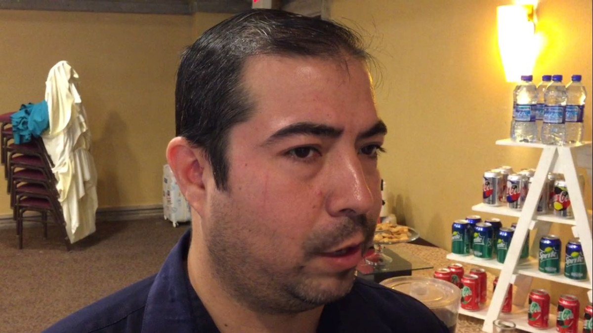 Orienta Contraloría Municipal a los paisanos