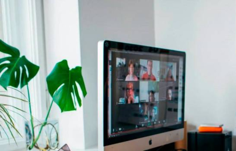 Profesora argentina con Covid-19 muere en medio de una clase virtual