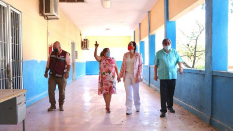 Carmen Lilia emprende campaña de atención y limpieza en las escuelas