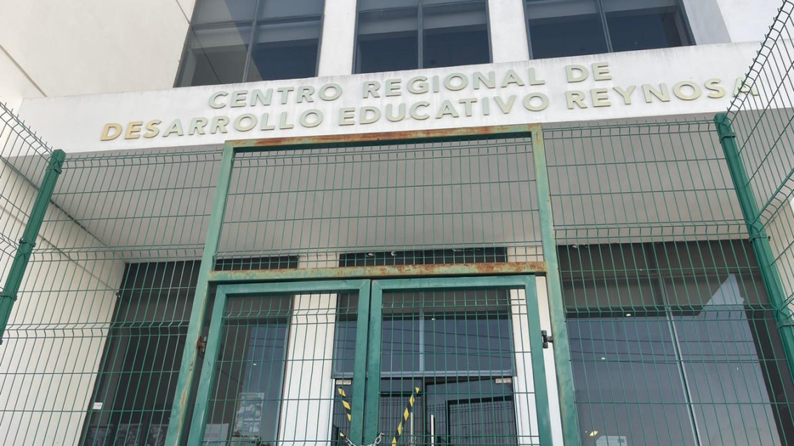 Toma SNTE instalaciones del CREDE; exigen pagos