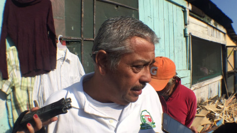 Fugas de aguas negras afectan unidades del transporte público 