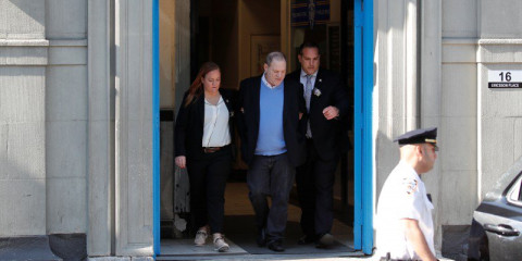 Harvey Weinstein quedó en libertad bajo una fianza millonaria 