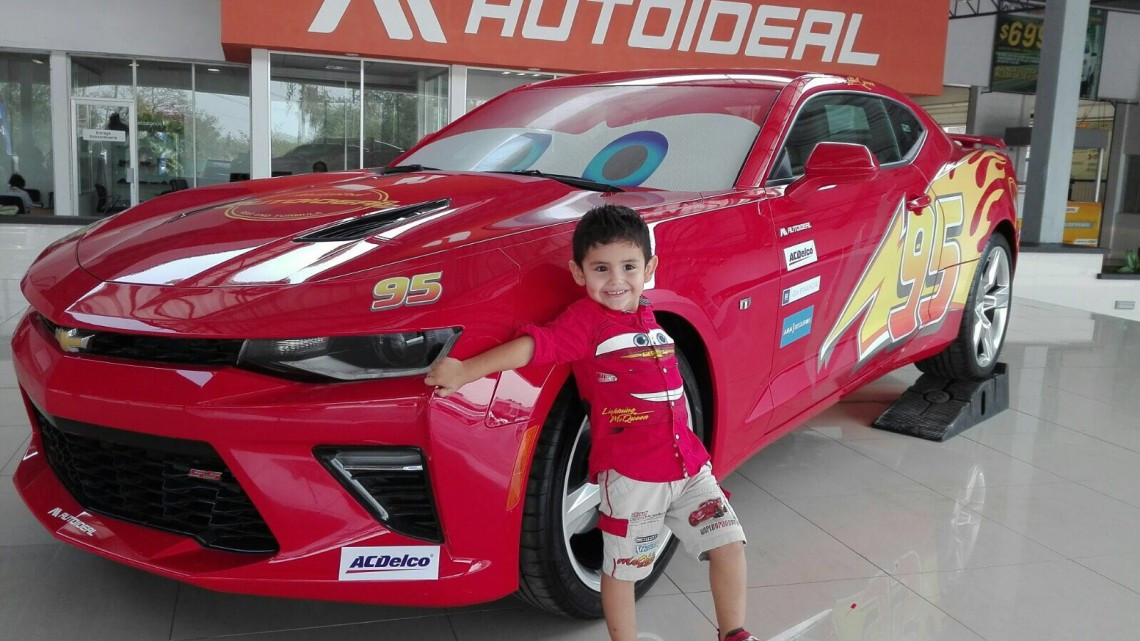 Presentan en Auto IdealTampico a Rayo McQueen