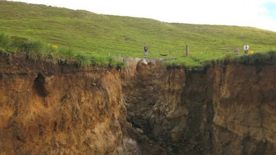 Gigantesca grieta se abre en Nueva Zelanda