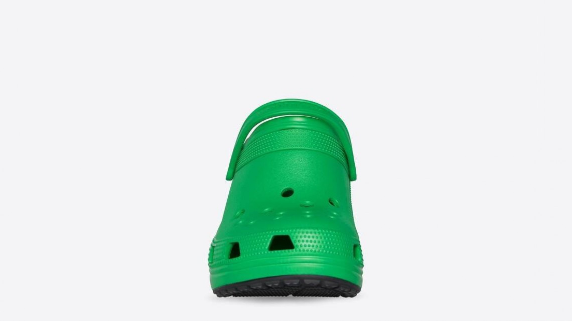 Balenciaga presenta los ¿Crocs con tacón?