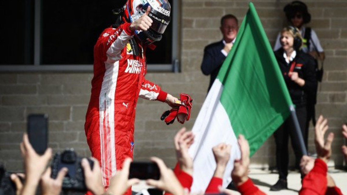 Kimi Raikkonen se lleva el GP de EU, Checo Pérez termina en décima posición