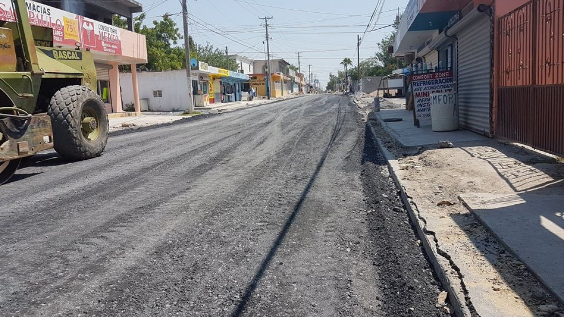 Programa de obras beneficia con pavimentación hidráulica
