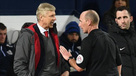 Arsene Wenger ha sido sancionado con 3 partidos y 45.000 euros