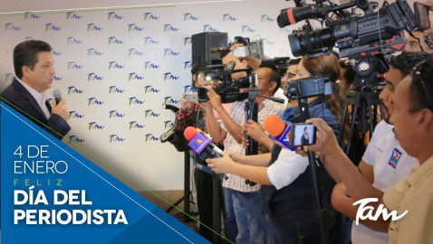 Gobernador felicita al periodista en su día