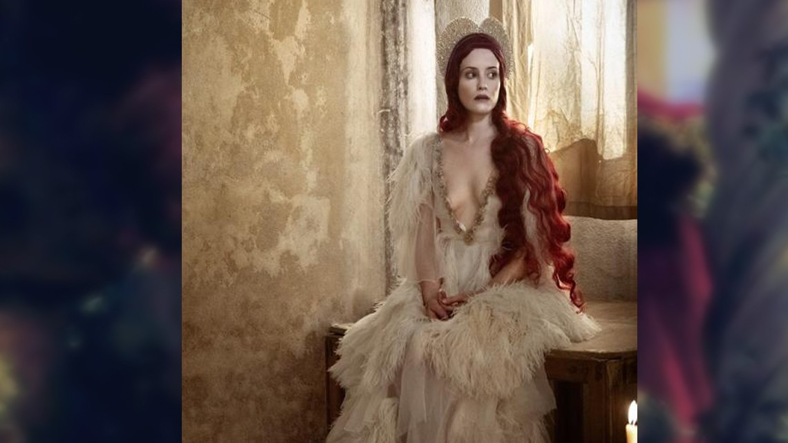 Emma Waston, Kristen Stewart y Rosalía, entre las estrellas del Calendario Pirelli 2020