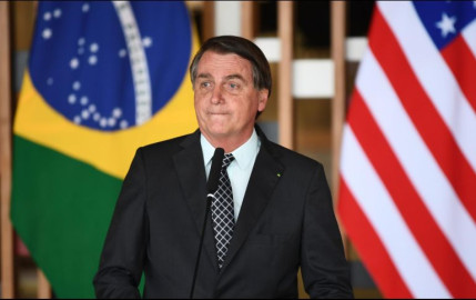 Reafirma Bolsonaro que no será obligatoria la vacuna y el pasaporte sanitario