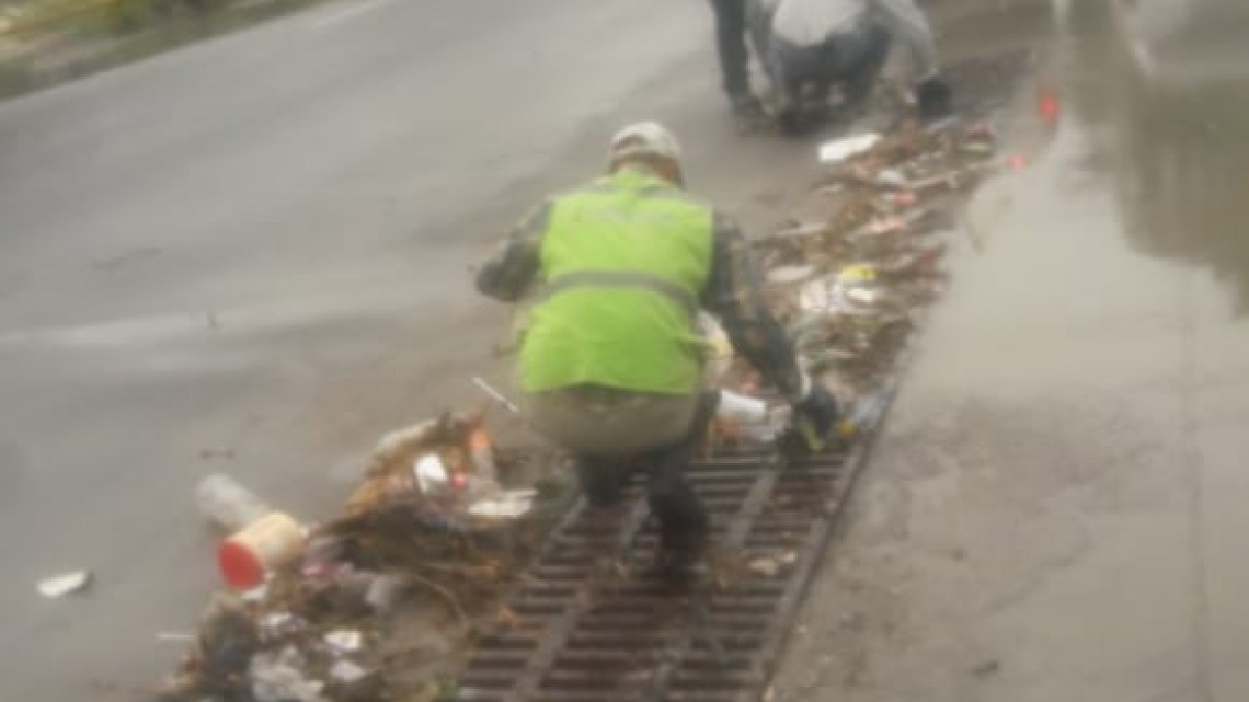 Para evitar encharcamientos COMAPA limpia pluviales   