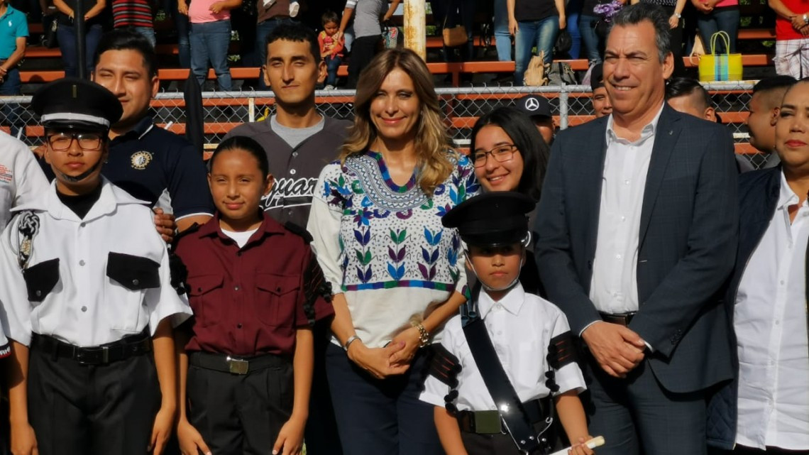 Participan niños y jóvenes en Primer Concurso Municipal de Bandas de Guerra