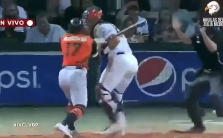 Beisbolista agrede con el bat a rival 