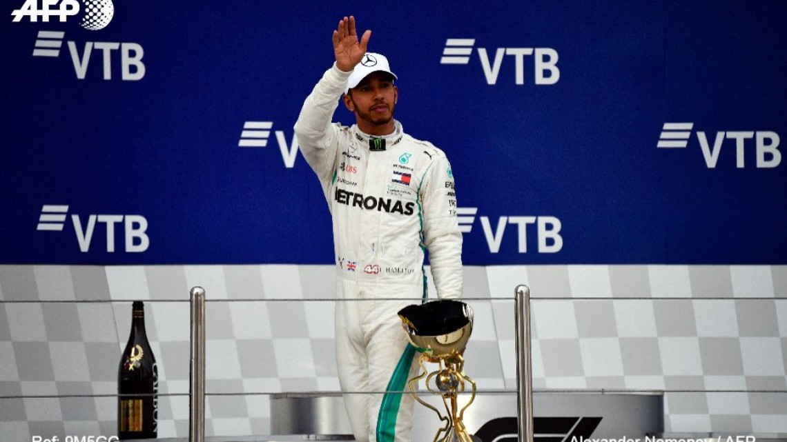 Lewis Hamilton se lleva el GP de Rusia, Checo Pérez termina en décima posición