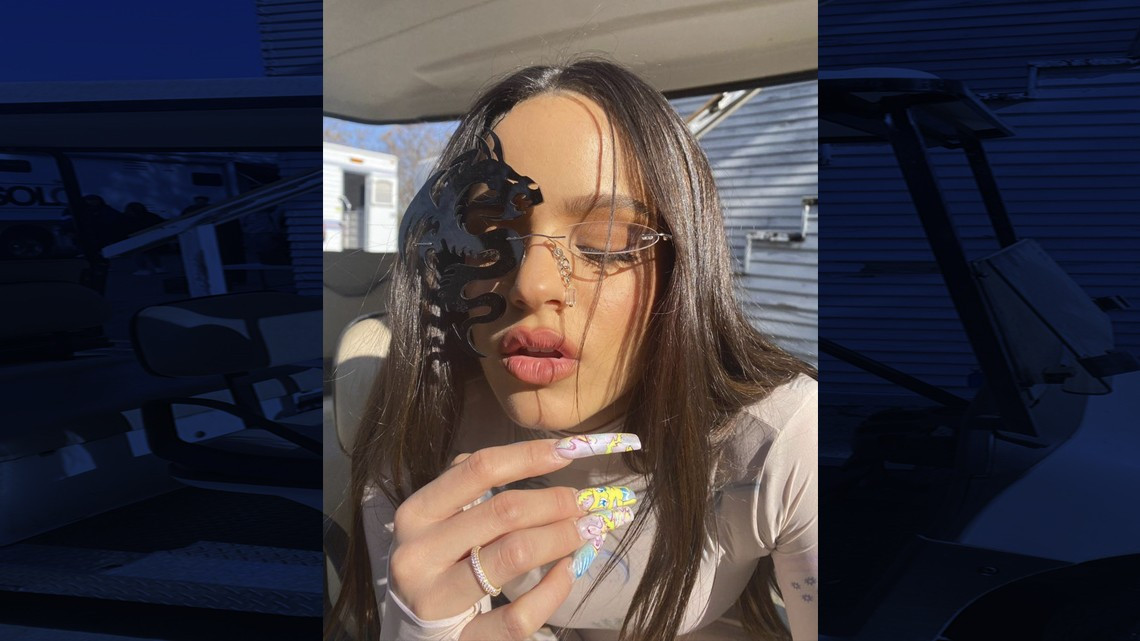 ¡De infarto! Rosalía impacta a sus seguidores con body blanco transparente