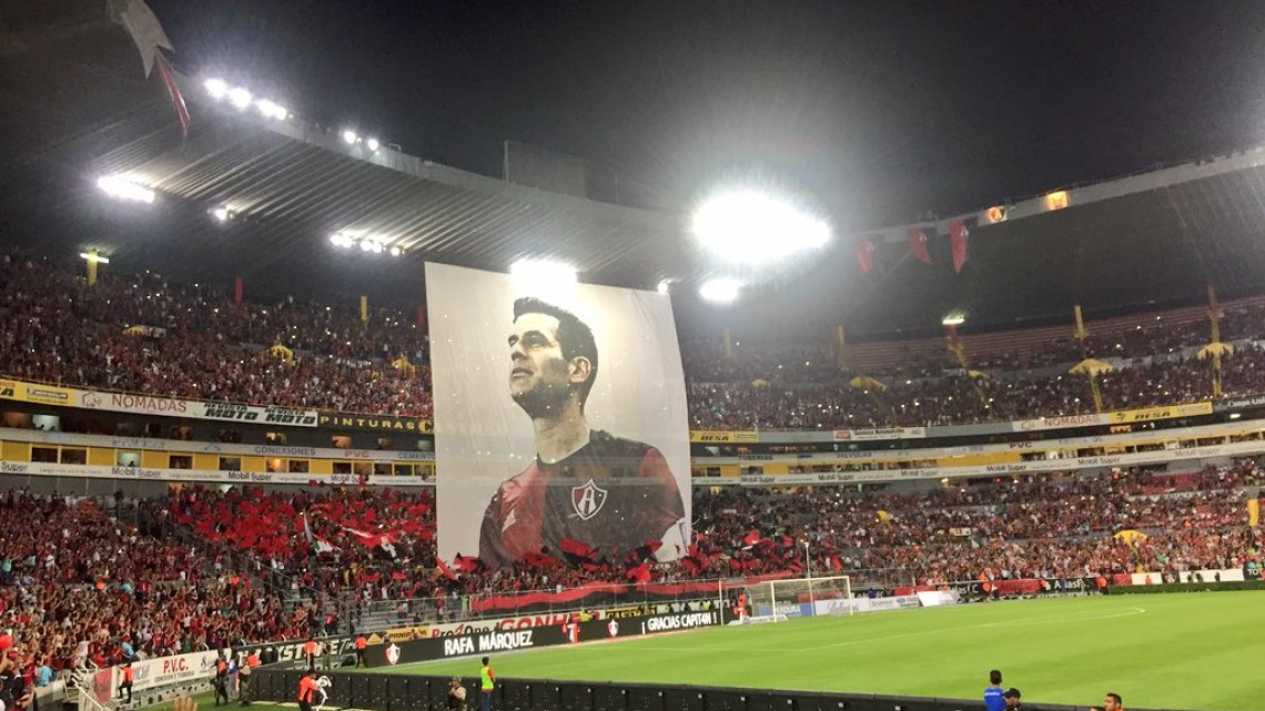Rinden gran homenaje a Rafa Márquez en el Estadio Jalisco