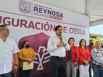 Entregan pavimentación a colonos de Villas del Roble 