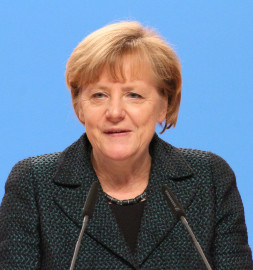 Europeos deben luchar por su futuro: Ángela Merkel