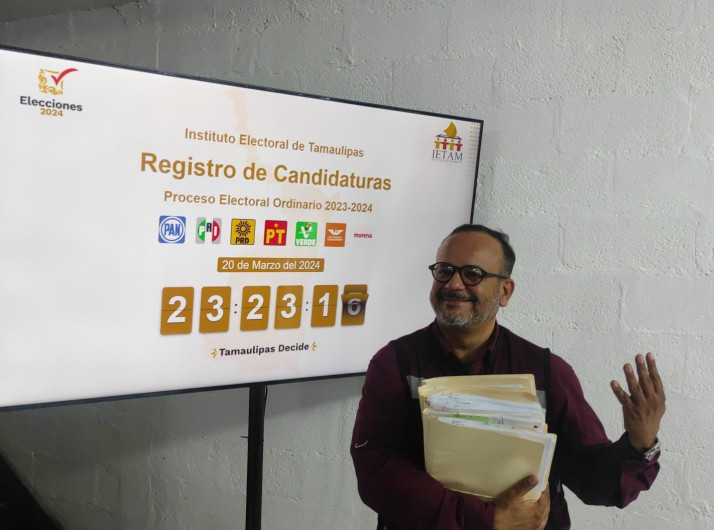 A minutos de vencer el plazo, Morena registra en paquete a candidatos