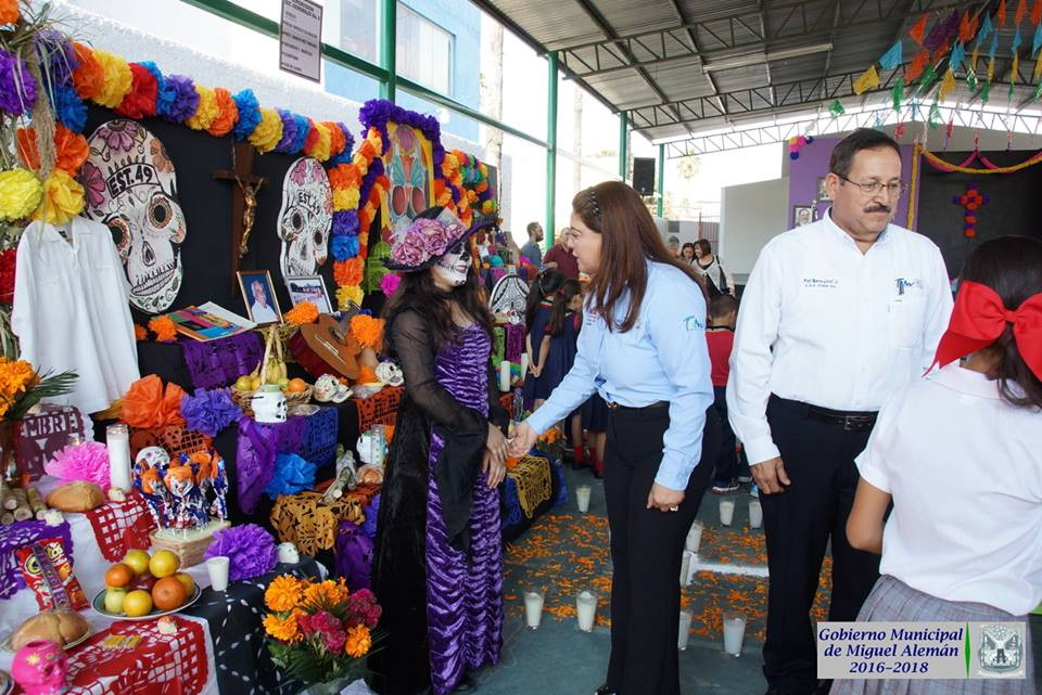 Exhiben altares de muertos en Miguel Alemán