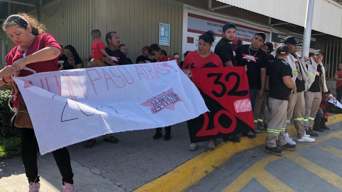 Estalla huelga en Coca Cola