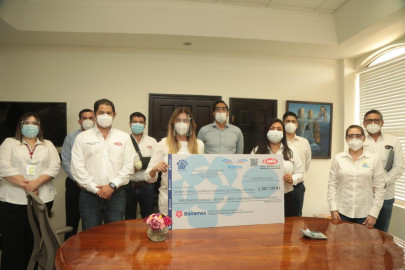 Recibe Ayuntamiento donativo de la CMIC para damnificados