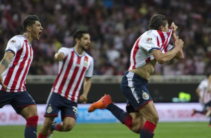 Chivas y América empatan en el clásico nacional