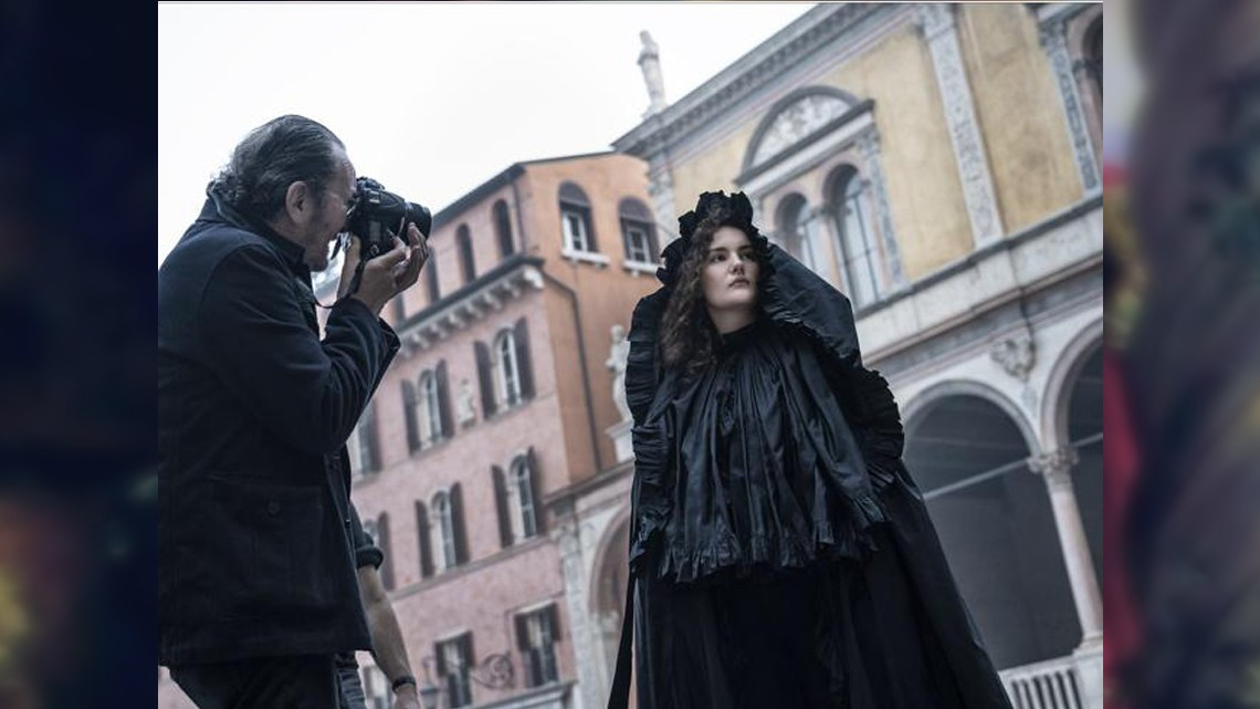 Emma Waston, Kristen Stewart y Rosalía, entre las estrellas del Calendario Pirelli 2020