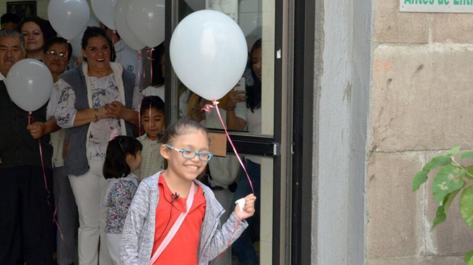 Dan de alta a niña que fue operada del corazón durante sismo del 7S