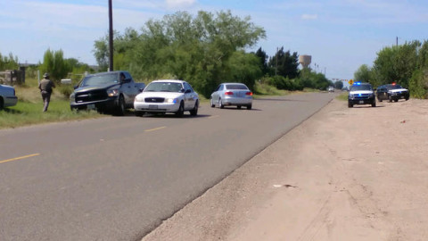 Evade a las autoridades y desata persecución 