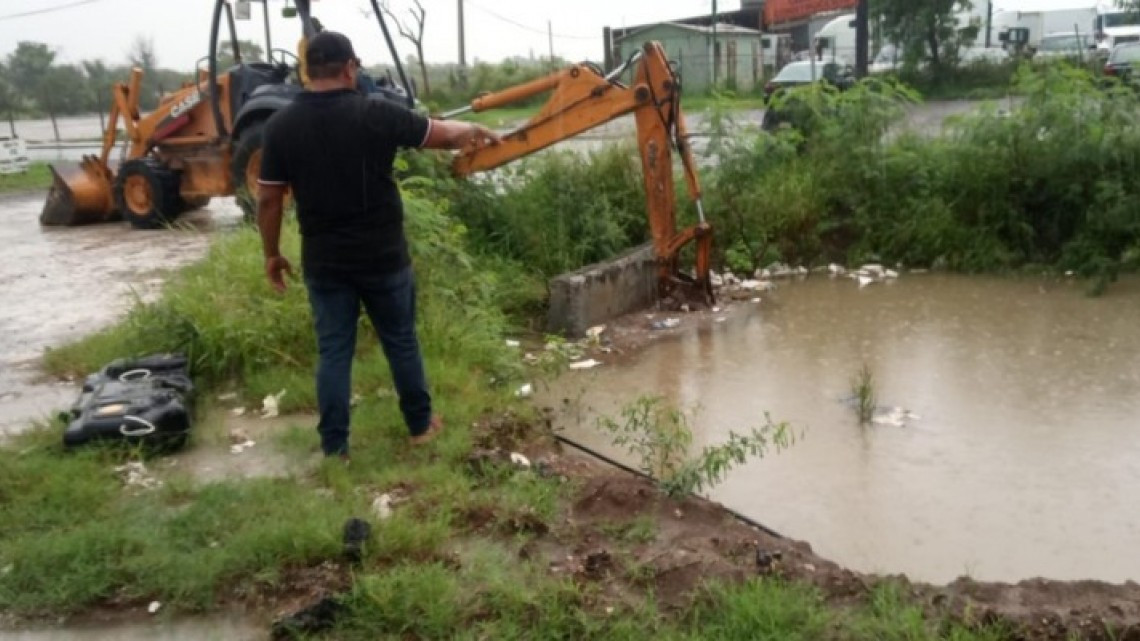 Realizan limpieza de drenes, bocas de tormenta y alcantarillas en Matamoros
