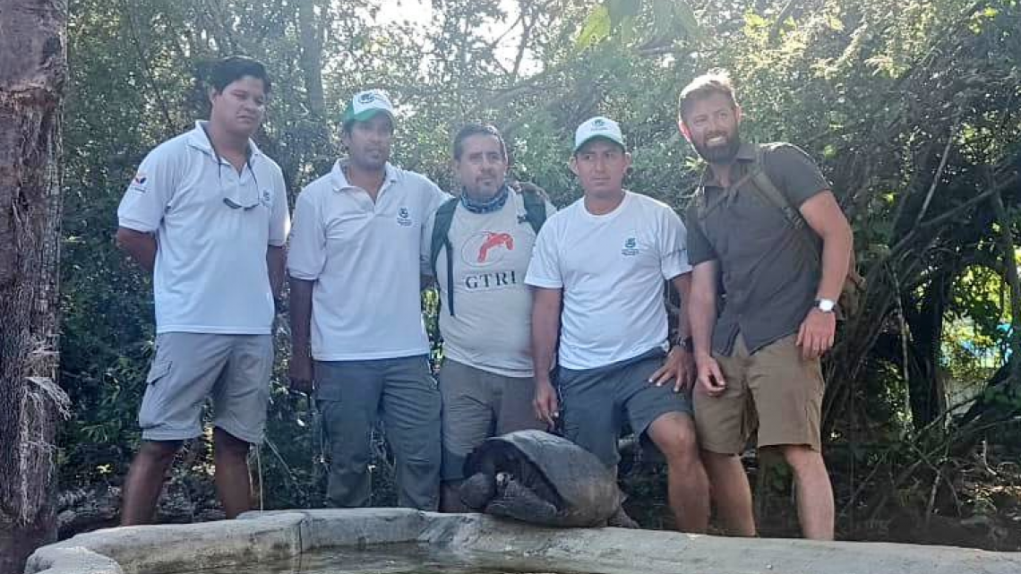 Hallan espécimen de tortuga que creían extinta hace cien años