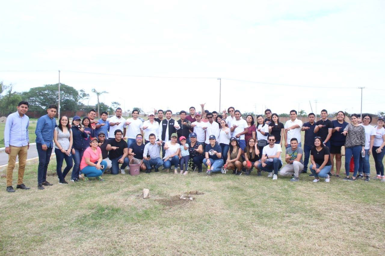 Jóvenes llevan a cabo acciones de reforestación