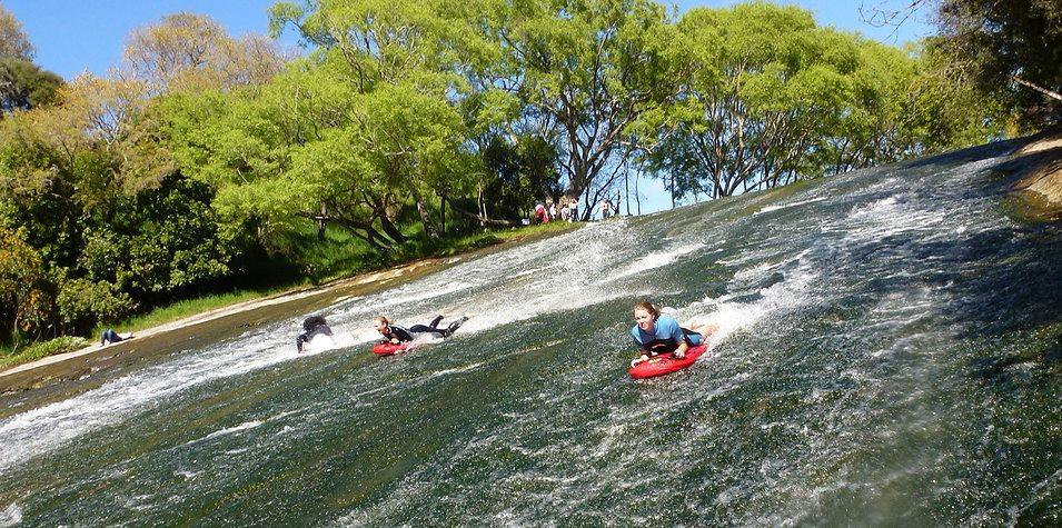 Nueva Zelanda tiene un 'tobogán natural' de 60 metros
