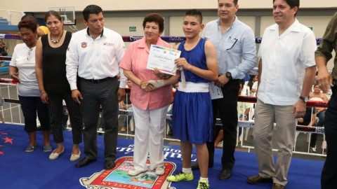 Presenta gobierno de Tampico pelea de exhibición del Boxeador Raúl Curiel 