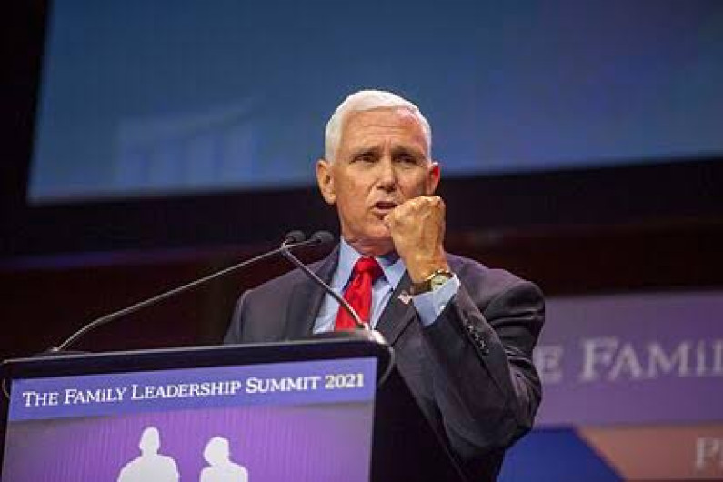 Mike Pence presenta su candidatura para los comicios de 2024