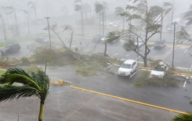 Suman 12 muertos en Puerto Rico por huracán 'María' 