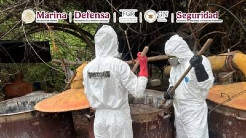 Aseguran casi una tonelada de metanfetamina en Sinaloa