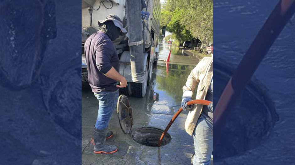 Sondeó COMAPA drenaje sanitario en la colonia Campestre