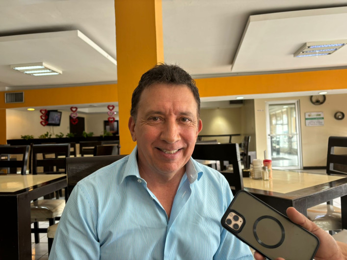 Se registra Manuel Canales en busca de diputación federal