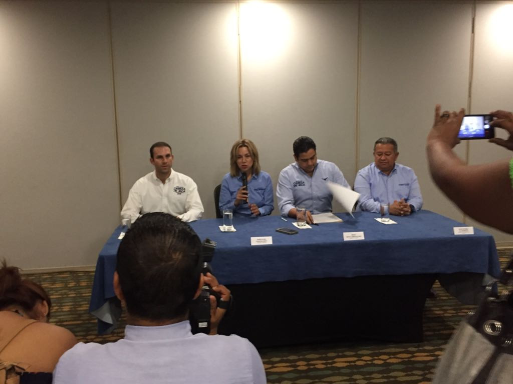 Apoyar ingreso básico universal, propuesta de senadores del PAN