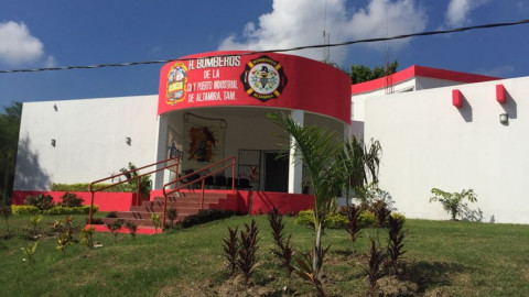 Bomberos de Altamira, festejan doble por su fundación en su día