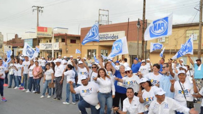 Refrendan familias apoyo a Rosy Corro