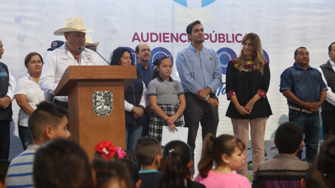 2 mil 500 habitantes se reúnen con Maki Ortiz