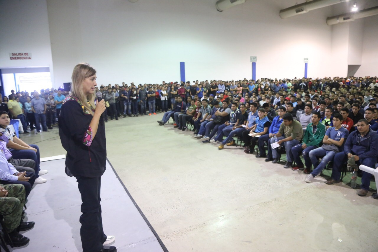 Encabeza Maki Sorteo del SMN