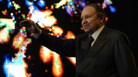 Presidente de Argelia renuncia a su cargo tras las manifestaciones de los argelinos